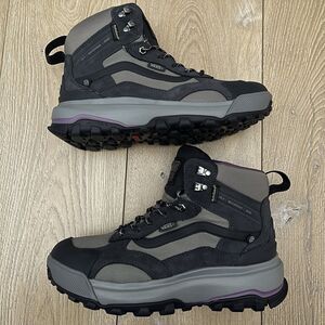 Vans Crestline Waterproof MTE Dark Grey Purple Hiking Boots Size 7.5 M / 9 W